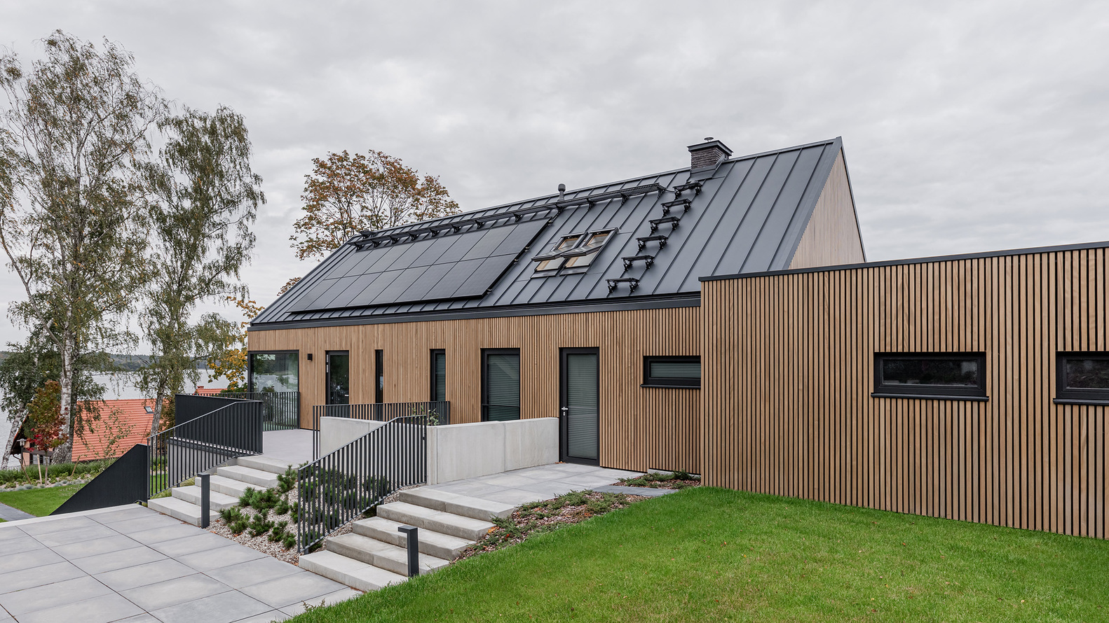 Лента алюминиевая (рулон) ALUMAX 0,7х650мм в пленке (темно- серый ) RAL 7016 матовый