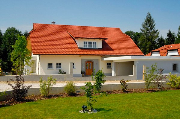 Керамическая черепица Tondach Landdach, Красный