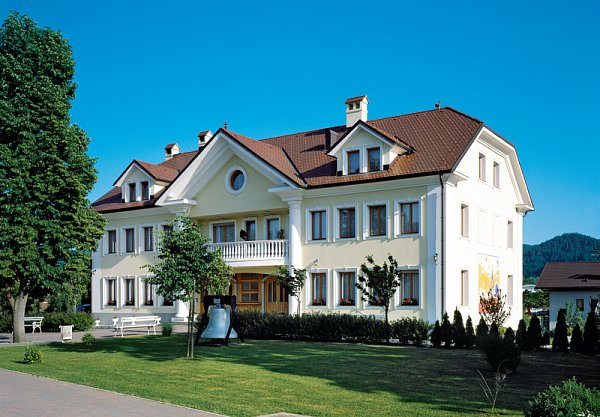 Керамическая черепица Creaton Biber Klassik Rundschnitt AUT, Коричневый