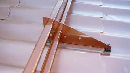 СНЕГОЗАДЕРЖАТЕЛЬ PREMIUM ДЛЯ МЕТАЛЛОЧЕРЕПИЦЫ ДЛИНА 3 М