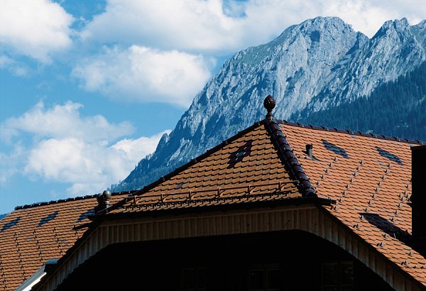Декоративный элемент на кровлю Кедровая шишка, винно-красный, глазурь, Purr-Keramik