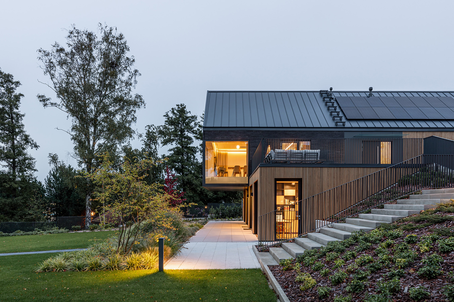 Лента алюминиевая (рулон) ALUMAX 0,7х650мм в пленке (темно- серый ) RAL 7016 матовый