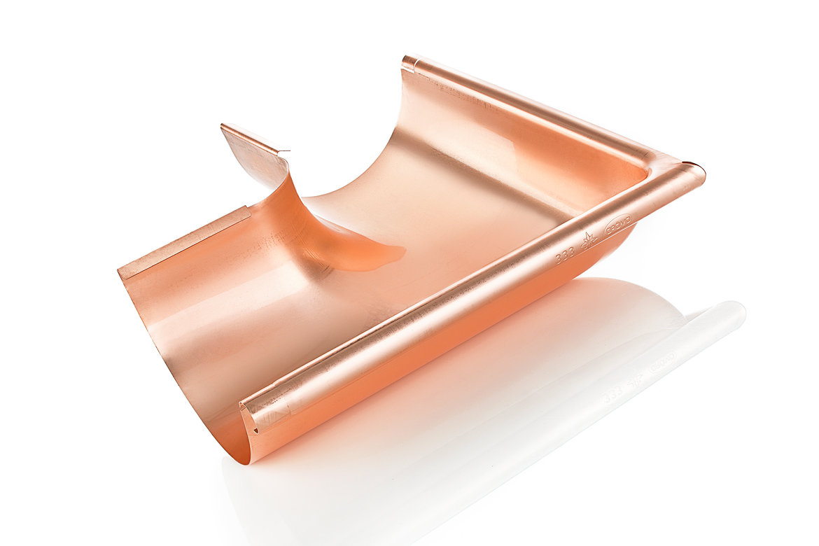 Угол полукруглого желоба наружный 90°