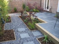 Cwt Y Bugail Dark Blue Grey Riven Gauged Paving together with Decorative Aggregate