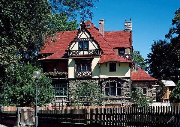 Керамическая черепица Creaton Biber Klassik Finesse, цвет Красный